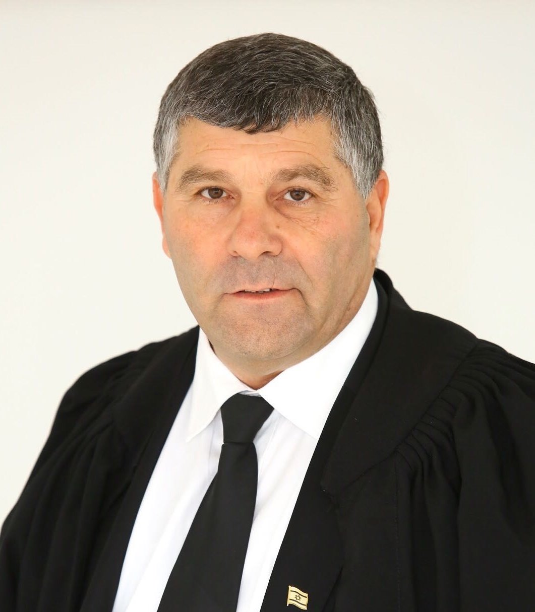 עורך דין מיכה גבאי - מייצג את החשודה 