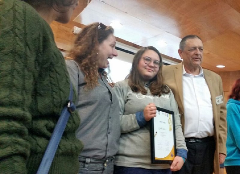  נועה וולושינוב תלמידת  מקיף ה' זכתה בתחרות הארצית של הנואם הצעיר