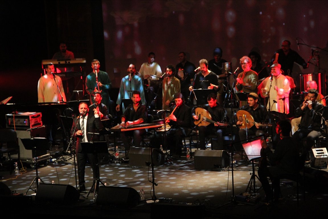 משה לוק, התזמורת האנדלוסית ואנסבמל הפייטנים. צילום: חנבו תקשורת