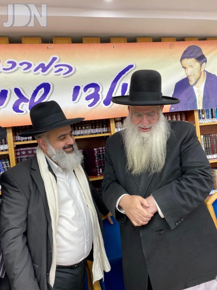 הרב מאיר עמר עם האח אילן גוזל
