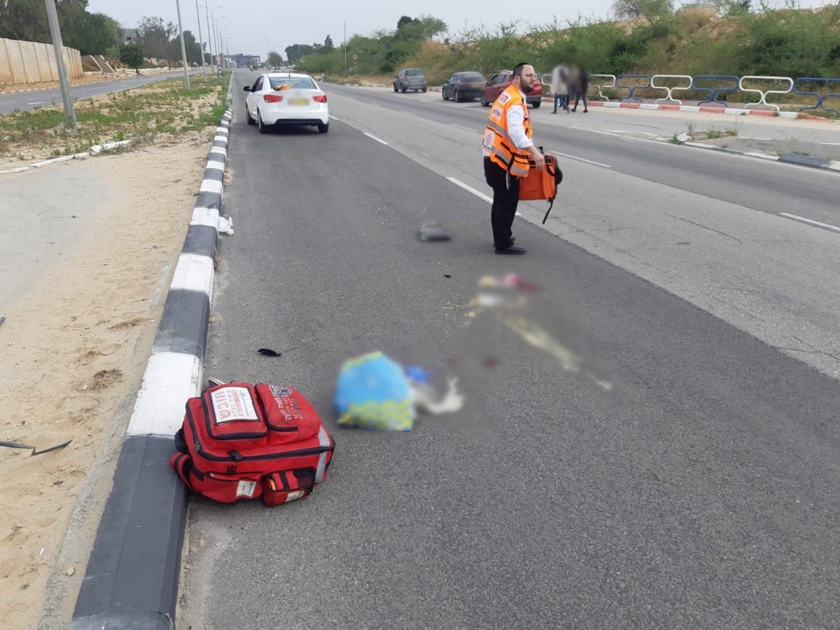 צילום מתאונה בה נפצעה הולכת רגל באורח קשה בחודש אפריל השנה (איחוד הצלה)