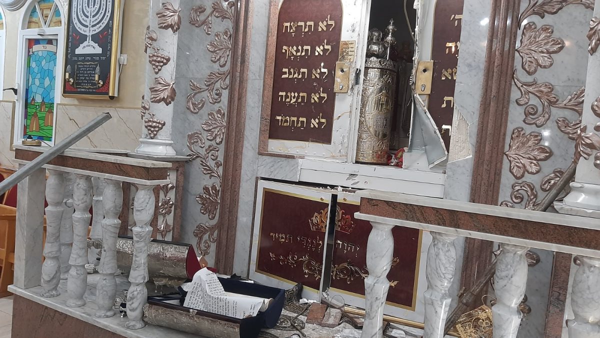ההרס באחד מבתי הכנסת