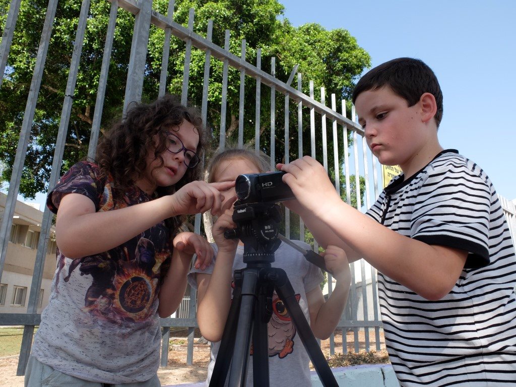 ילדים יוצרים קולנוע בסטודיו של קטי ריבקין. יח"צ