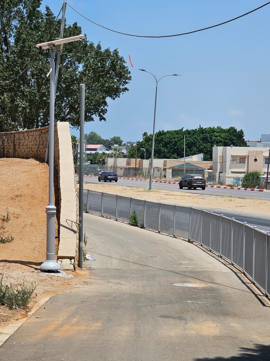 תאורה סולארית בטיילת משה סנה אשדוד