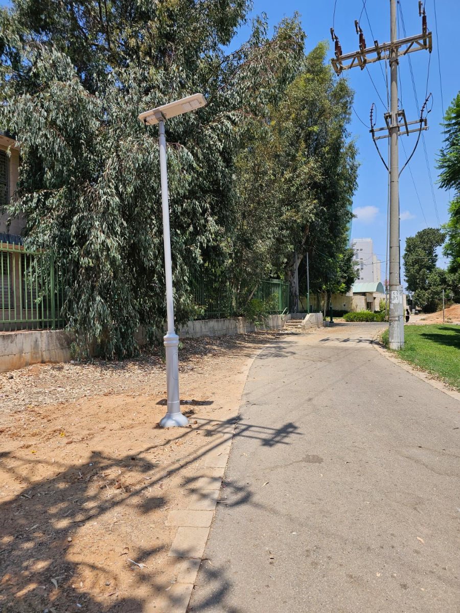 תאורה סולארית בטיילת משה סנה אשדוד