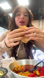 כך צריך לאכול בפרנה של אימא