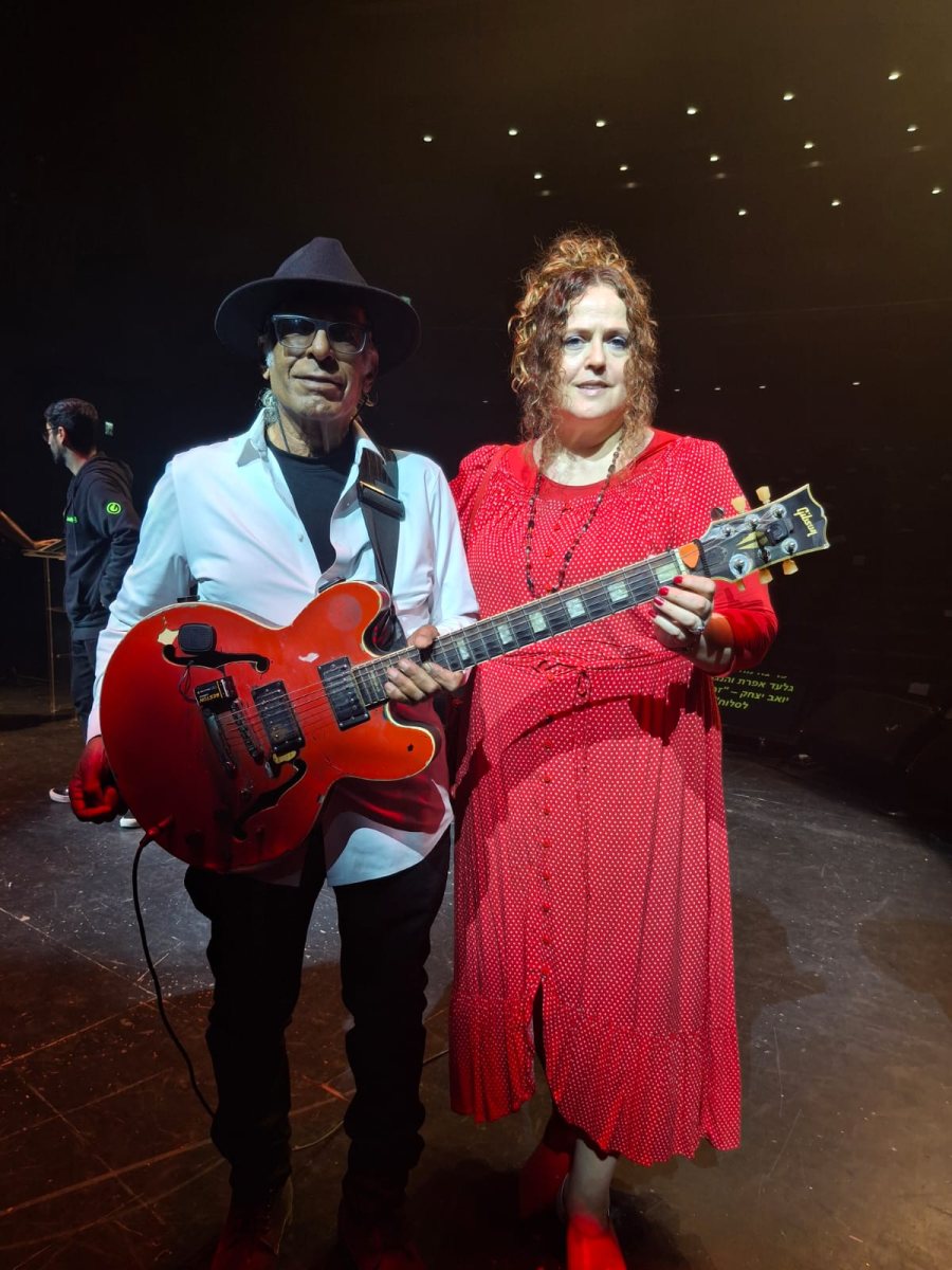 יעל אלוש פומפרק עם יהוד קיסר (צילום: סיסי סמית)