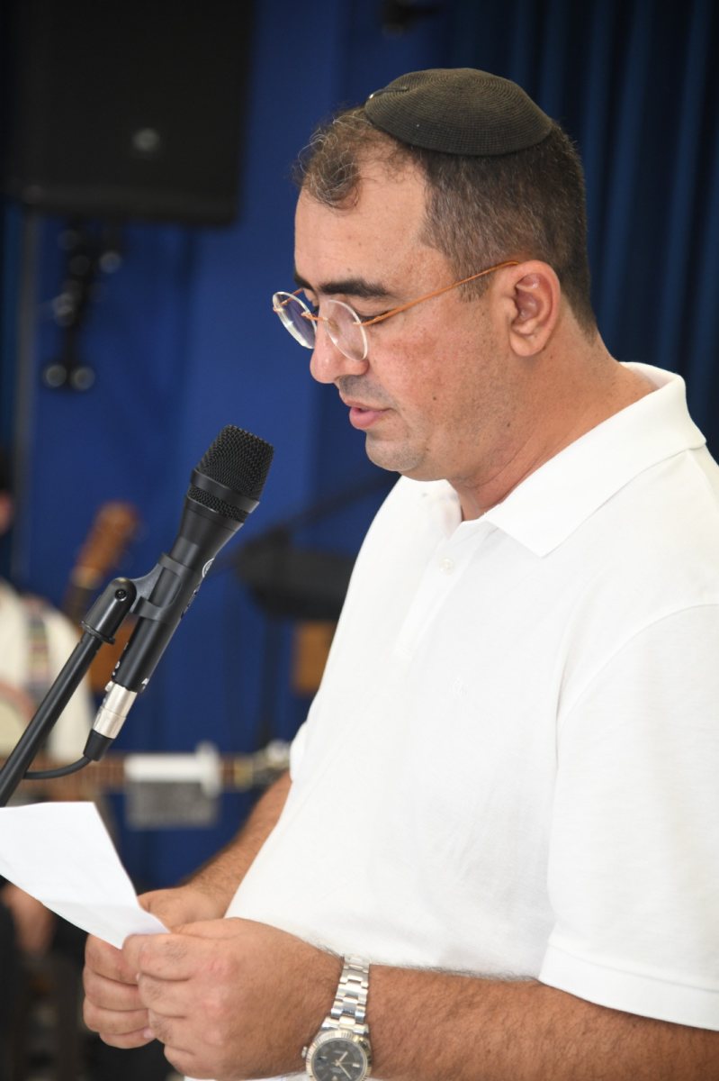 הבעל שלומי כהן נושא דברים בטקס 