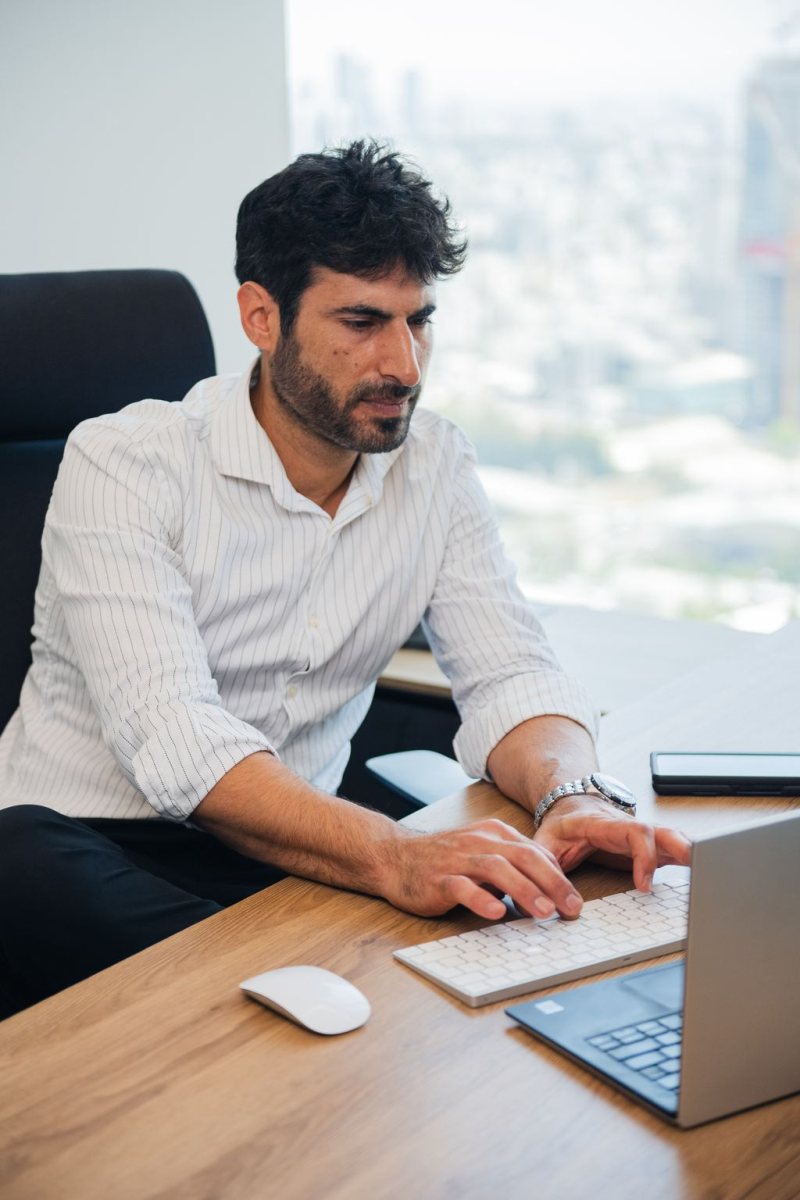 אנג'לה גרסייה -עורך דין גבייה אייל רייפר משרד עורכי דין דרעי רייפר ושות' תל אביב