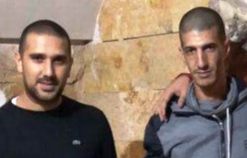 הרוצח דרור שקד מימין והמנוח ישראל מלכה ז"ל