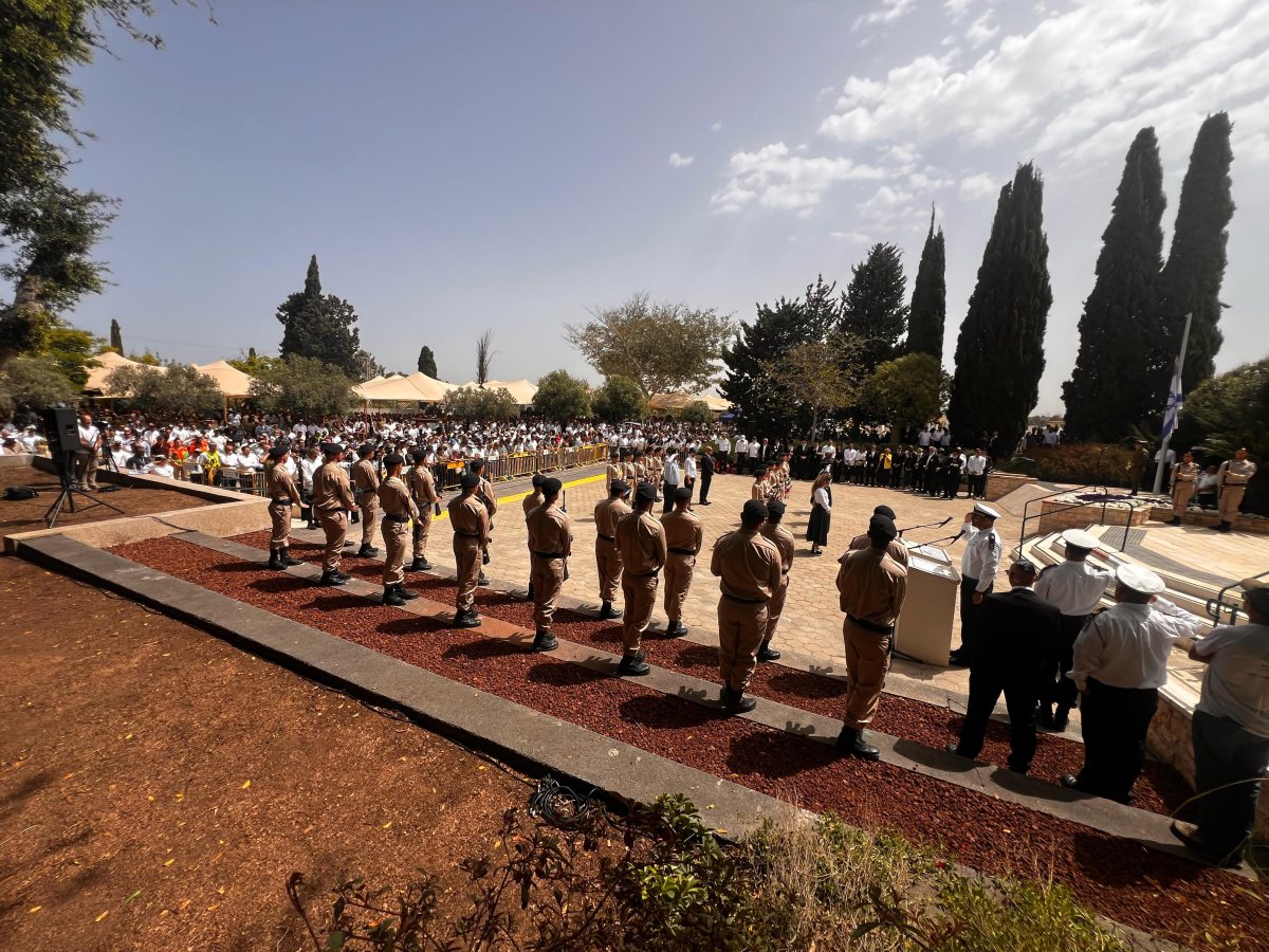 טקס הזיכרון בחלקה הצבאית באשדוד (אורי קריספין)