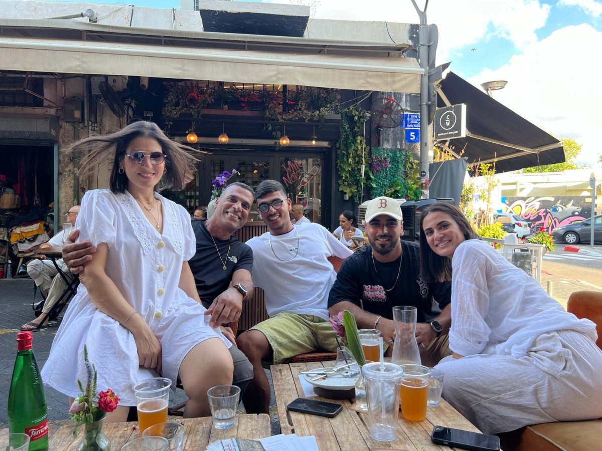 אורית ומשפחתה