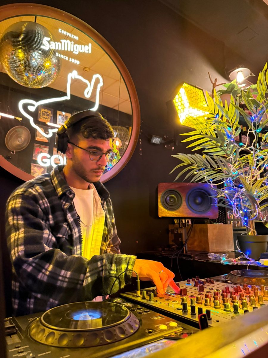 באדיבות רון