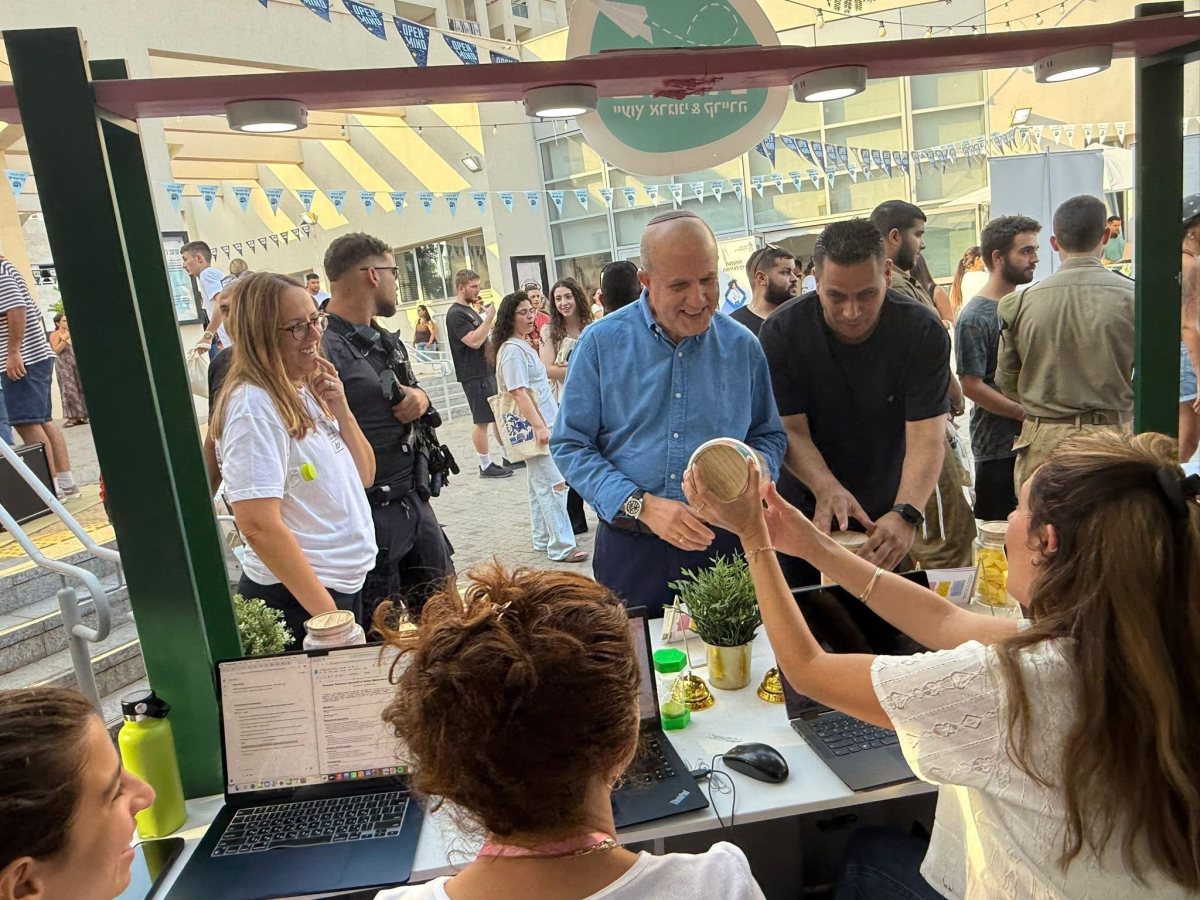 ראש העיר במרכז כיוונים (צילום: שמואל דוד)