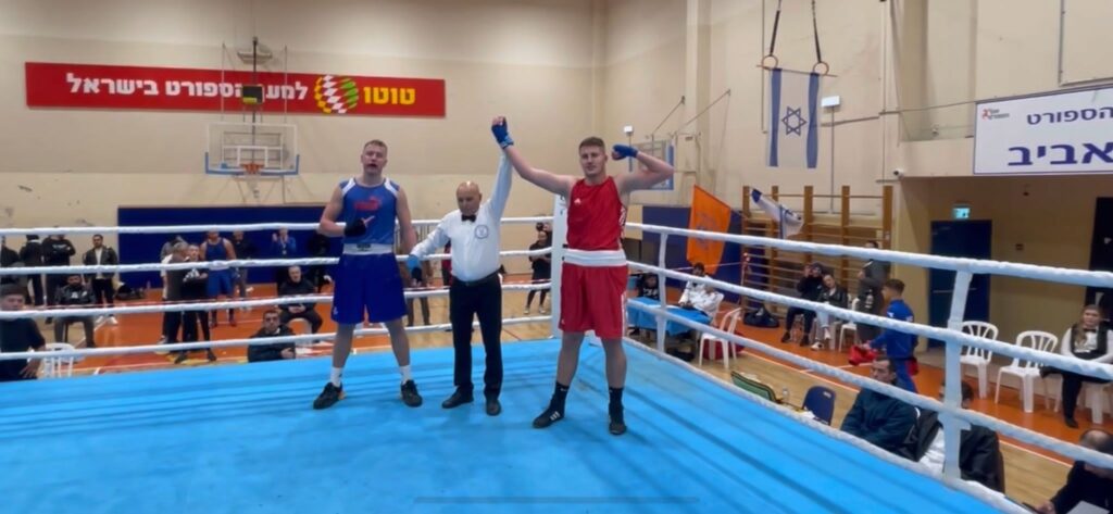 פרגין זוכה בתחרות אגרוף