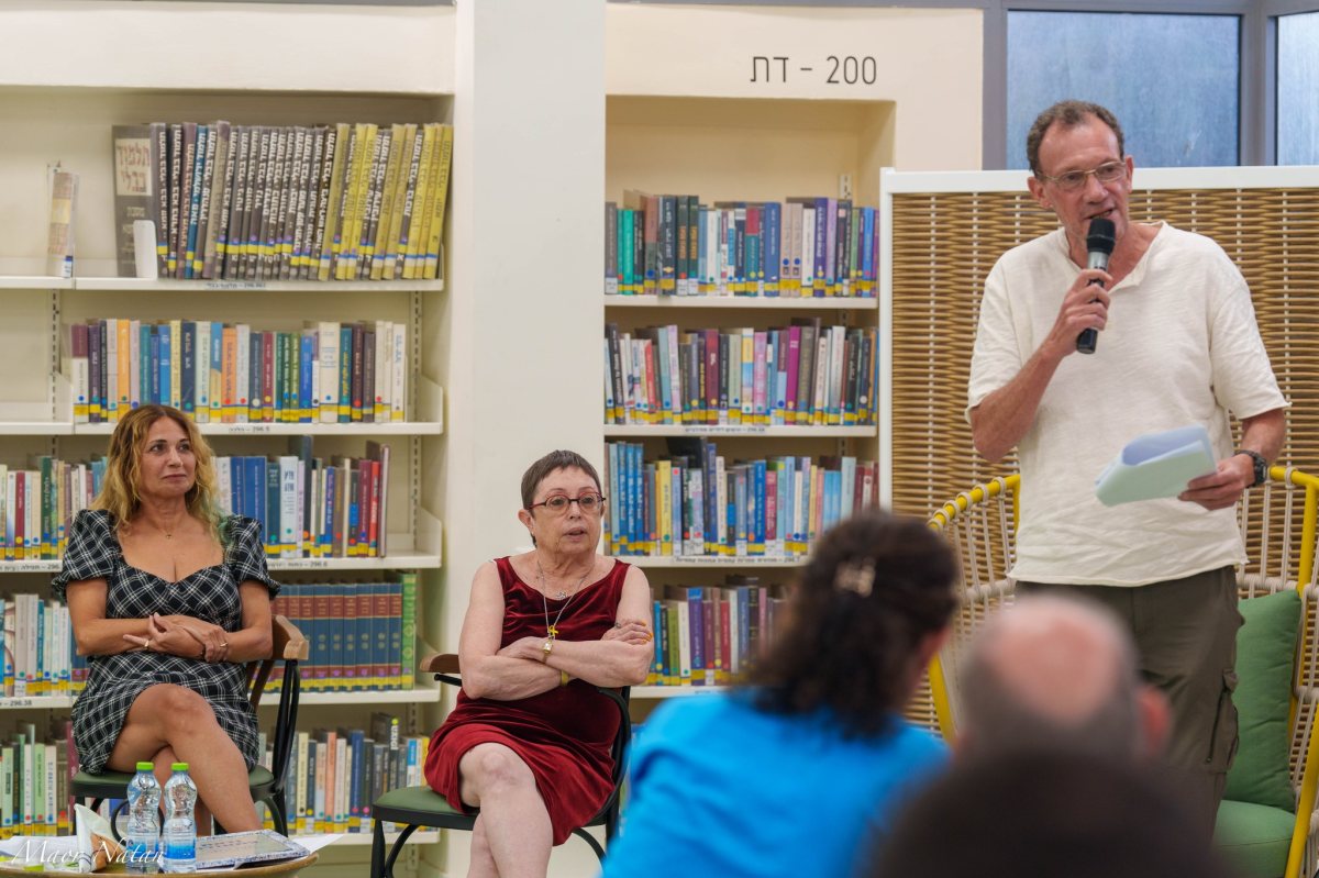 רביב שלהבת הזוכה בסיפור הקצר-צילום מאור נתן