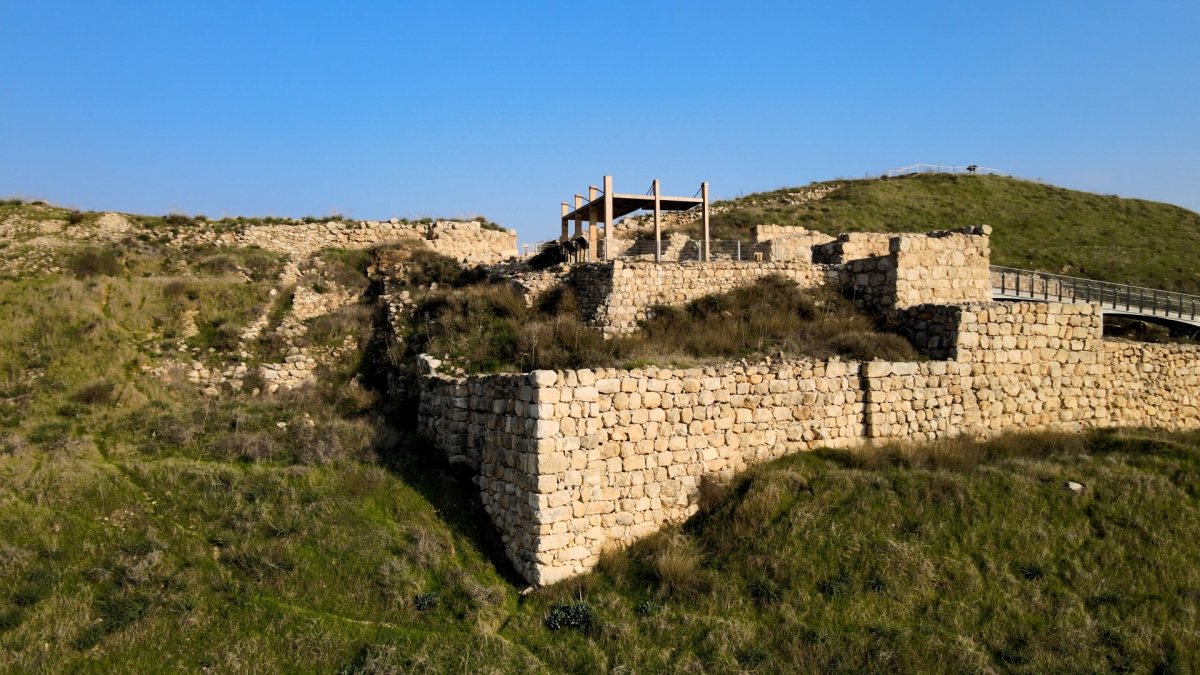 מבט כללי אל תל לכיש, צילום: דניאל אסולין.