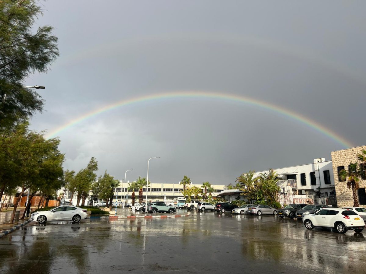 קשת מרהיבה באשדוד צילום אורי קריספין