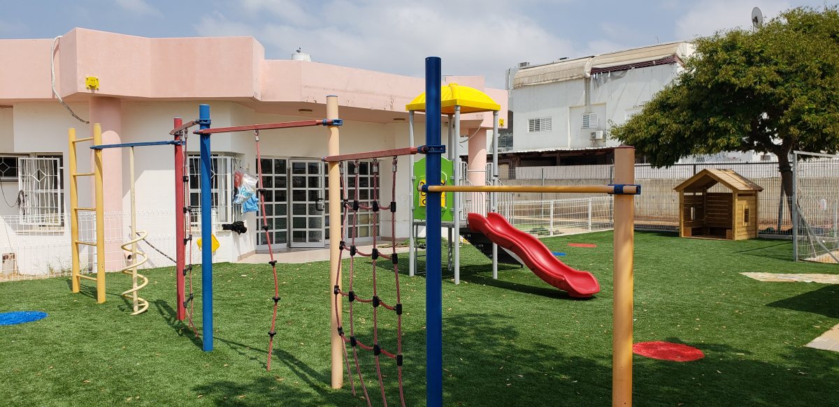 חממה לדור העתיד. גני חבד באשדוד (צילום ראובן רפאלוב)