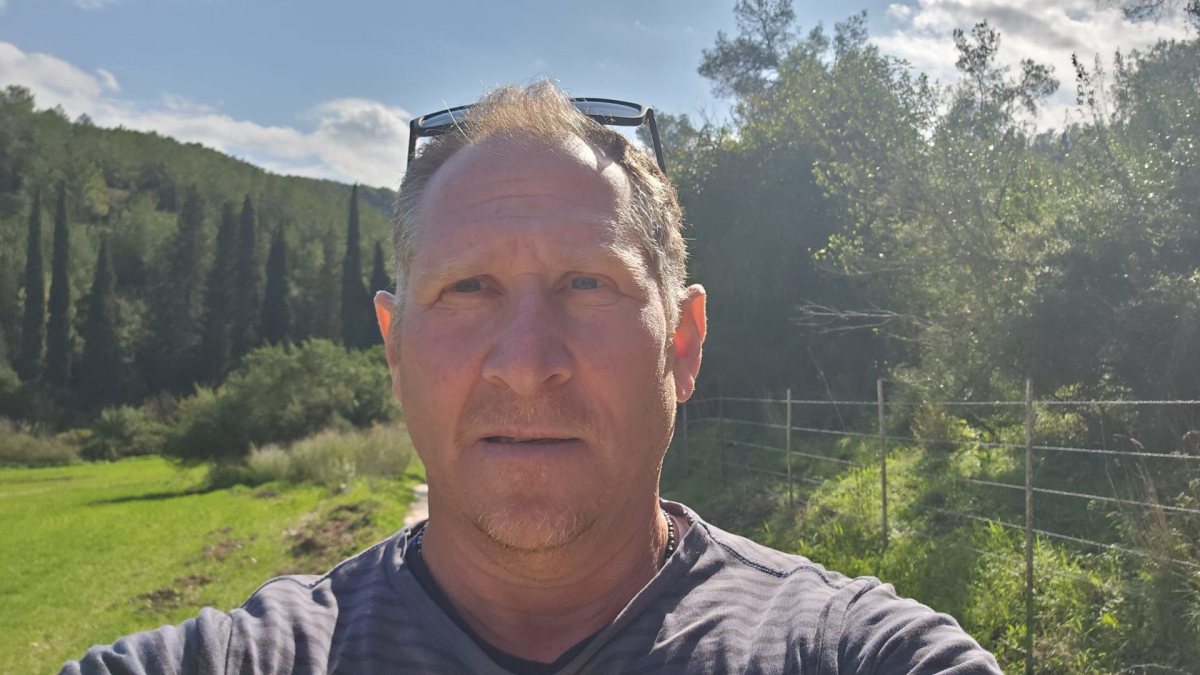 ד"ר אורי דיקן - הדוקטור של העצים באשדוד