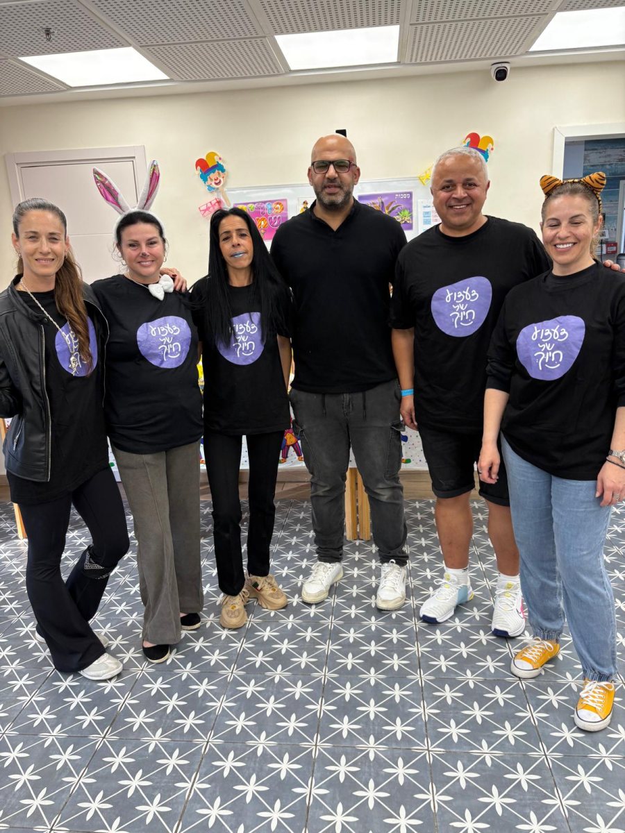 מתנדבי צעצוע של סיפור ומקום של חיוך