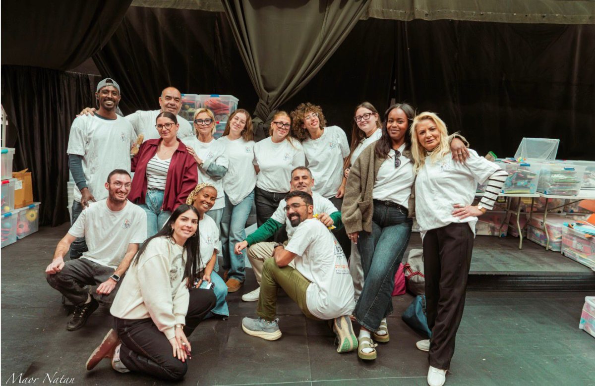 צוות תחום הנוער פועל בחרום-יחצ