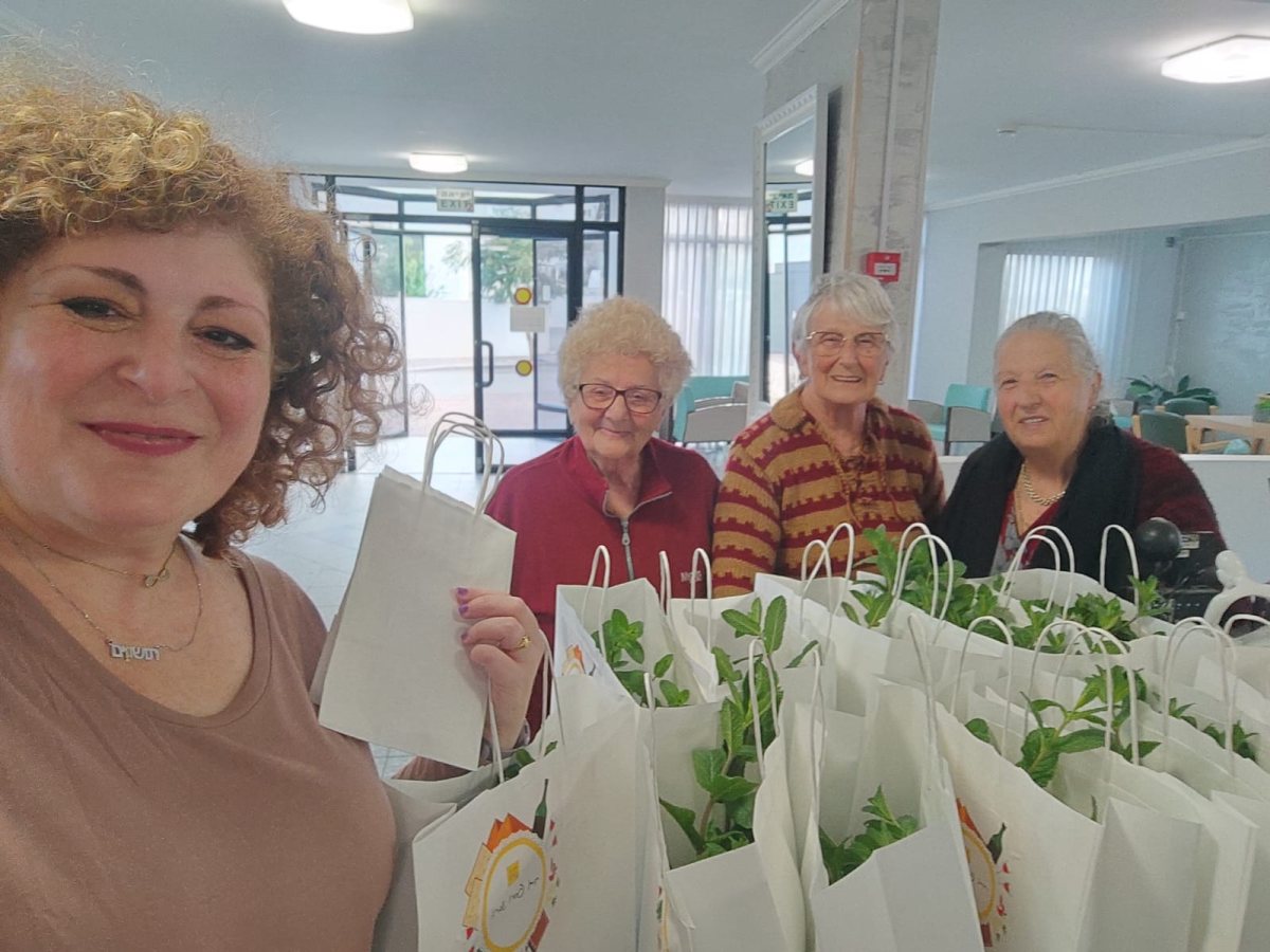 באדיבות המצלם