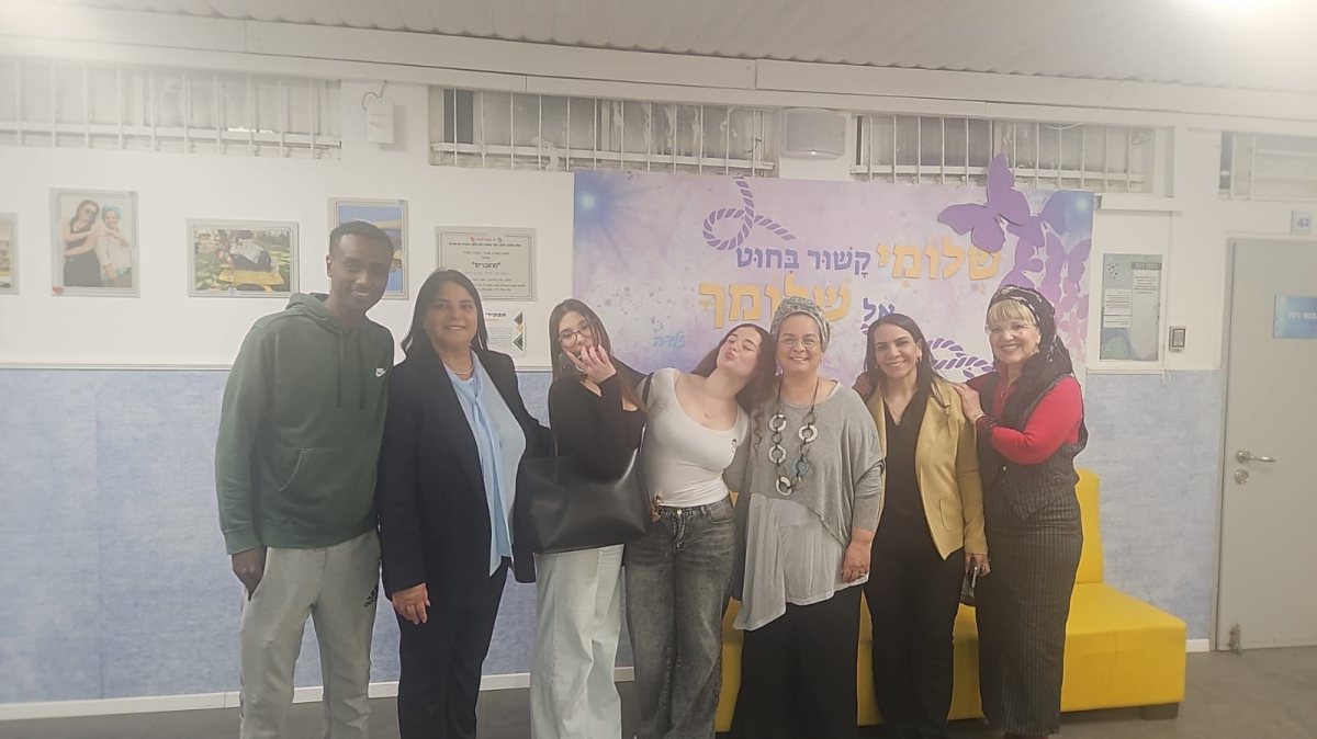 ראש מינהל החינוך יהודית ביטון בסיור הבוקר במוסדות חינוך