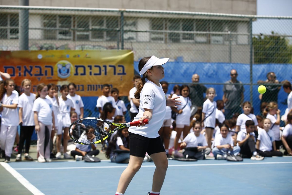 ילדי אשדוד זוכים לטעום מחווית הטניס
