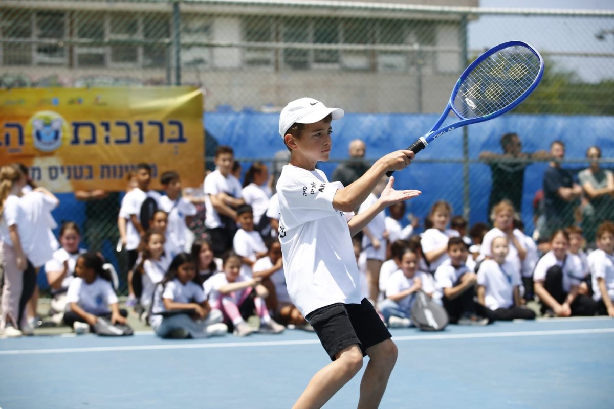 ילדי אשדוד טועמים מהטניס