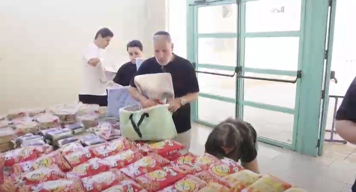 ההכנות בעמותת חסדי מאור מאיר