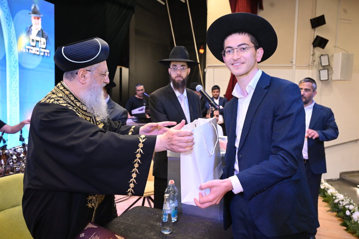 באדיבות המצלם