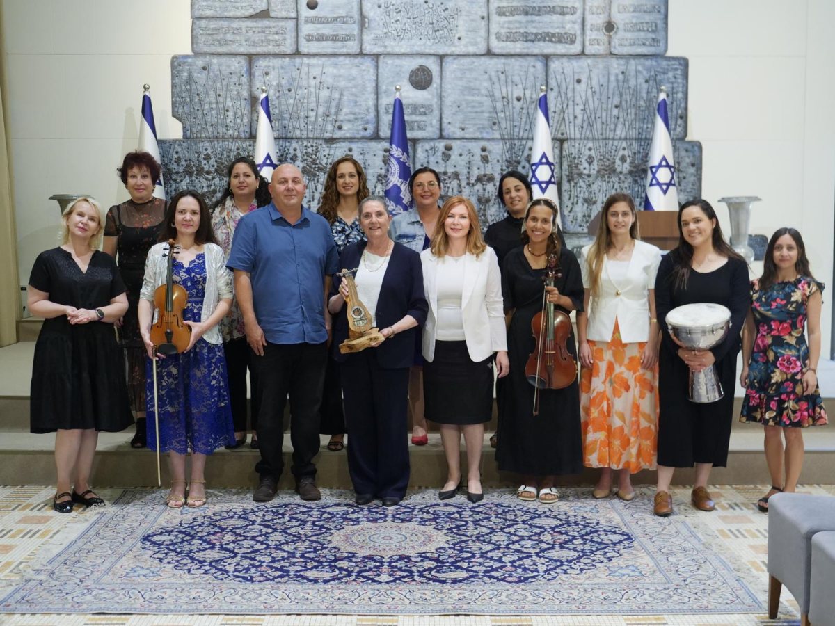 האנדלוסית הישראלית אשדוד במפגש עם רעיית הנשיא  - קרדיט צילום יאיר סבג (1)
