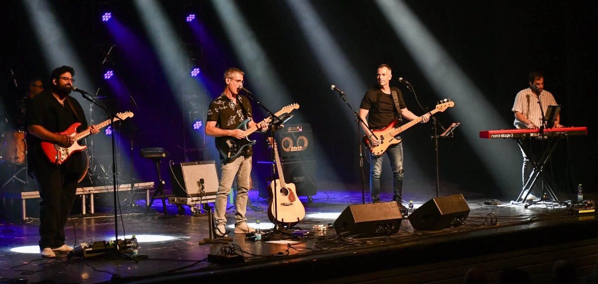 להקת בי סייד במופע מחווה ללהקת כוורת- צילום שאול רחמים