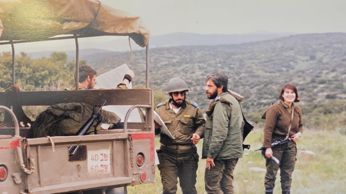 רוני בקורס קציני רפואה - מתוך אלבום פרטי