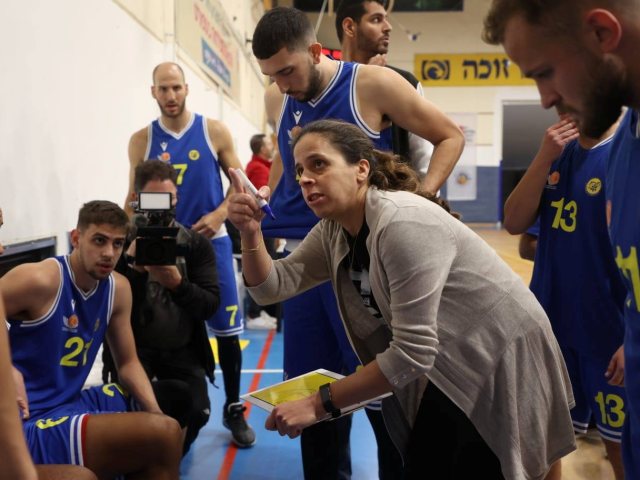נעמי קולודני בבכורה (לילך וייס, הליגה הלאומית)