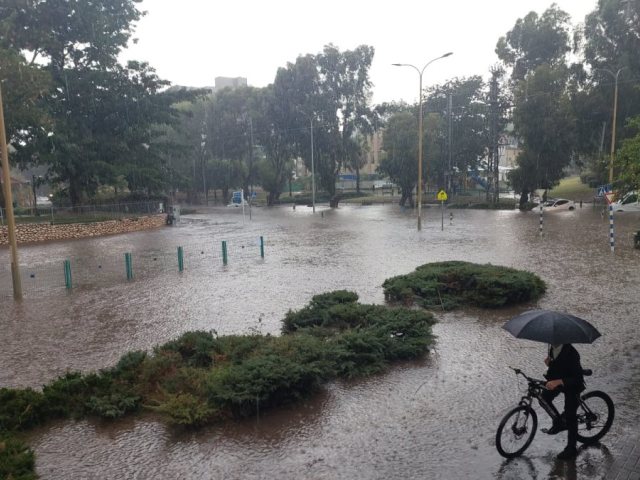 רחוב יצחק הנשיא פינת הרב לוין (צילום: ברוך פרידמן)