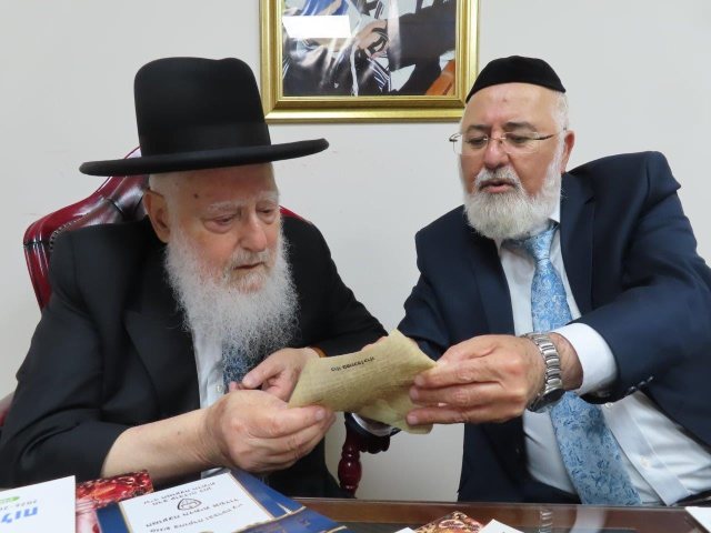 הרב עובדיה דהן והרב הראשי לאשדוד חיים פינטו