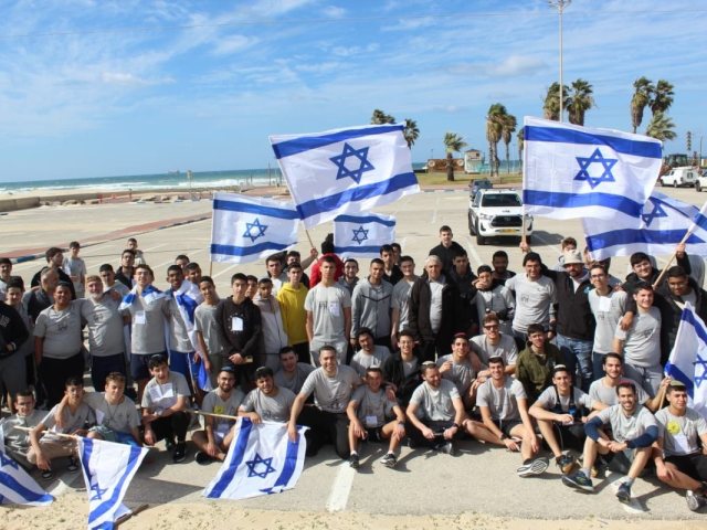 ישיבת אמית יגל אשדוד - רצים לזכר קציני אגוז