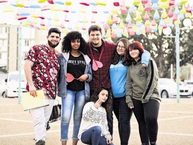בגרות בספוקן וורד בתיכון, גרעין ספוקן וורד מיד אחריו | צילום: דניאל דיין