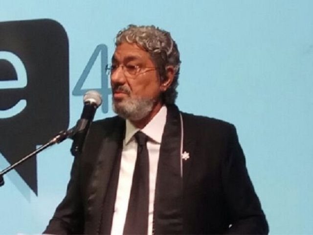חזי בצלאל במסיבת העיתונאים צילום: עופר וקנין