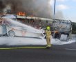 אוטובוס עלה באש בכביש 7 סמוך למחלף בית רבן – לוחמי האש מאשדוד וגן יבנה פעלו במקום 