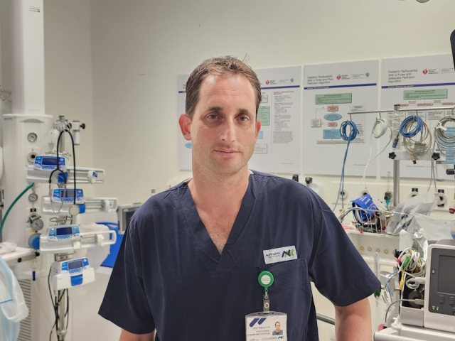 ד"ר עידן כרמלי מנהל היחידה לכירורגיה לפרוסקופית ביה"ח הציבורי אסותא אשדוד