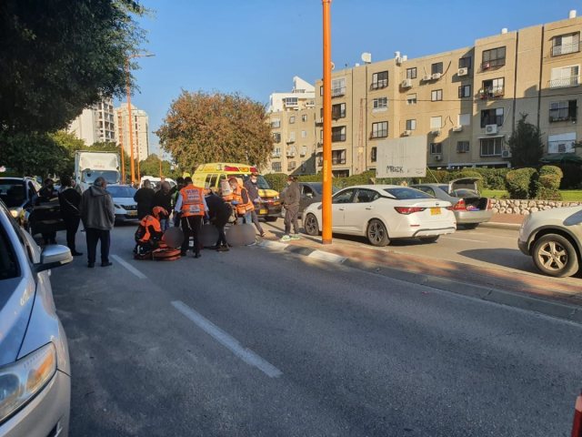 זירת התאונה ברחוב אבן עזרא. צילום: דוברות איחוד הצלה