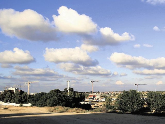 שכונת אגמים באשקלון (צילום: צפריר אביוב)