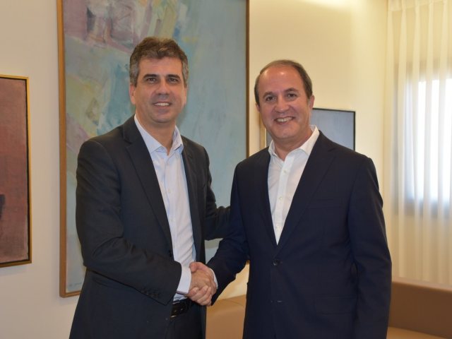 אלי כהן שר הכלכלה ויחיאל לסרי 