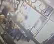 צפו בתיעוד: תושב אשדוד מואשם שגנב תכשיטים בשווי 50 אלף שקל מחנות