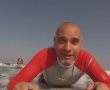 מרגש: 25 שנה אחרי שנפצע ונותר נכה לשארית חייו - הגיע לראשונה לים (וידאו)