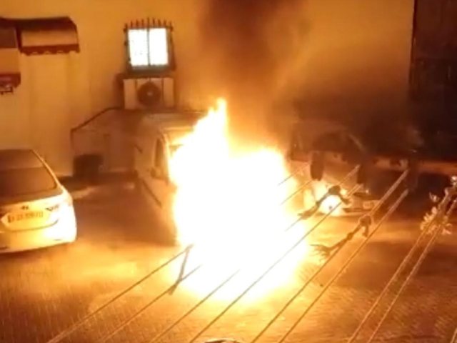 הרכב שהוצת לפני כשבועיים ברובע י"ג
