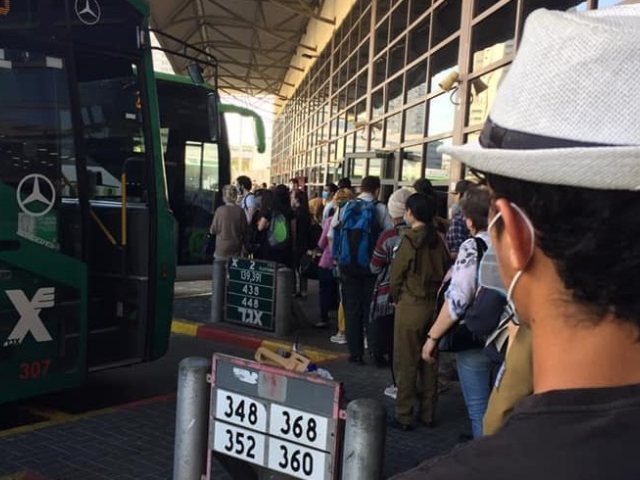 בתור לקו 280 של אפיקים. קרדיט: אשדודים מצייצים בפייסבוק